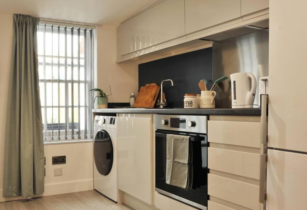 No. 4 Bligh'S Yard Apartment Кентърбъри Екстериор снимка